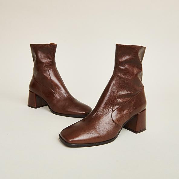 Jonak Oval-toe Boots In Brown Aged Leather ARGENTAT