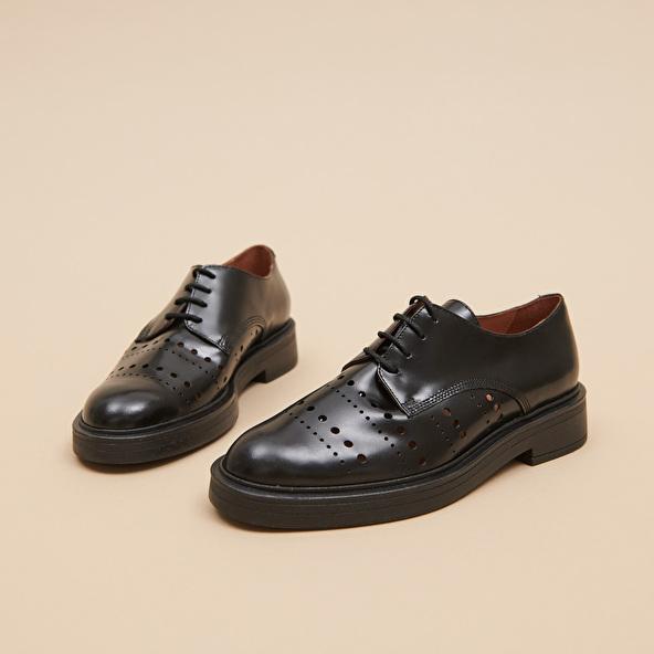 jonak Pierced derbies in glazed black leather AMARANTE