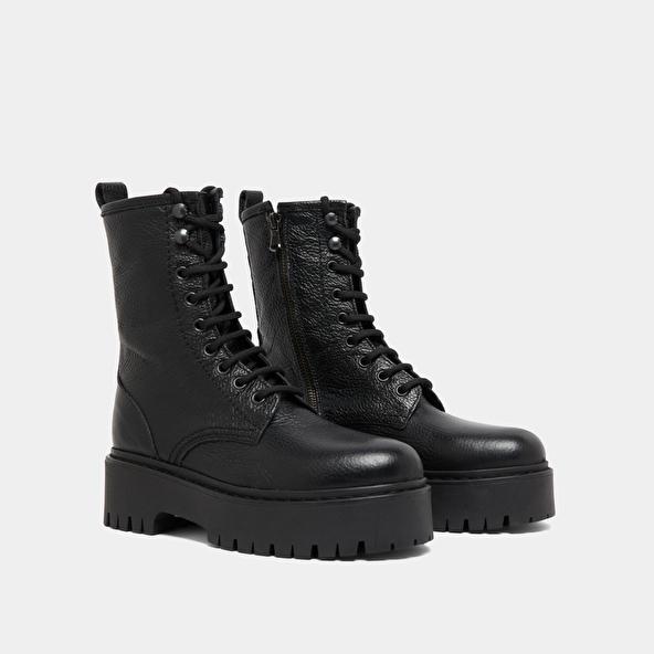 Jonak Platform Boots With Laces In Black Grained Leather ROBBO