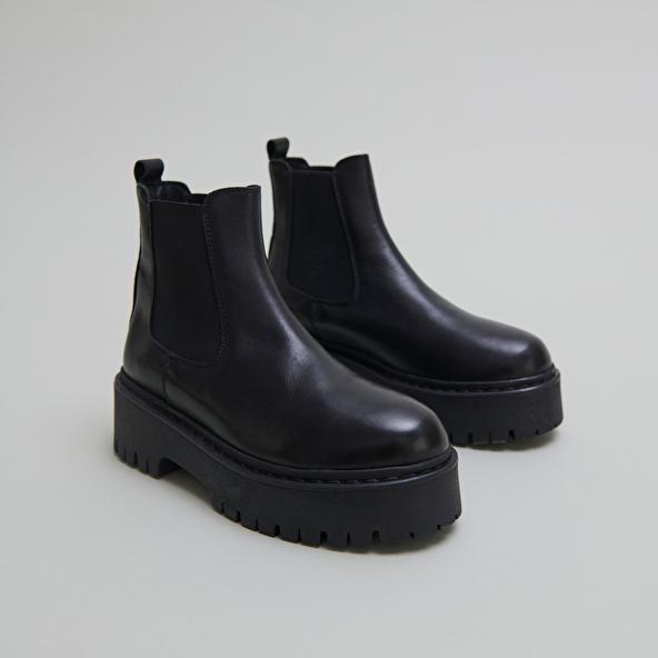 jonak Platform boots with round toes in black leather RAVIE