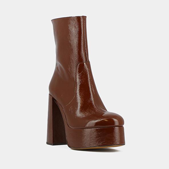 Jonak Platform Boots With Round Toes In Brown Pleated Patent BAHIA