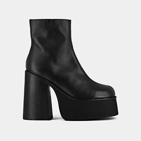 Jonak Platform Boots With Square Toes In Black Leather NOUMIA