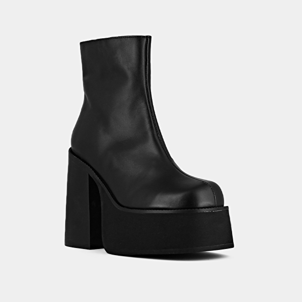Jonak Platform Boots With Square Toes In Black Leather NOUMIA