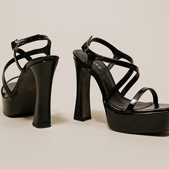 Jonak Platform Sandals With Crossed Straps In Black Pleated Leather BOECIA