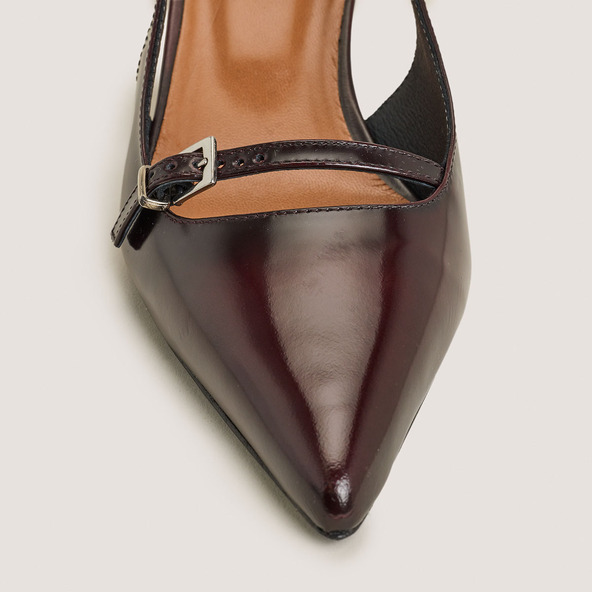 jonak Pointed-toe pumps in burgundy glazed leather DAMOISELLE