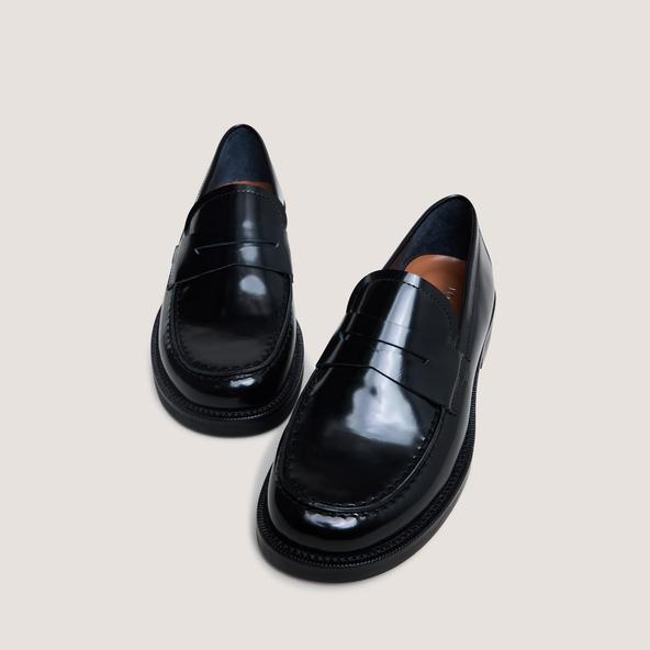 Jonak Round-toe Loafers In Glazed Black Leather DOLIVIA