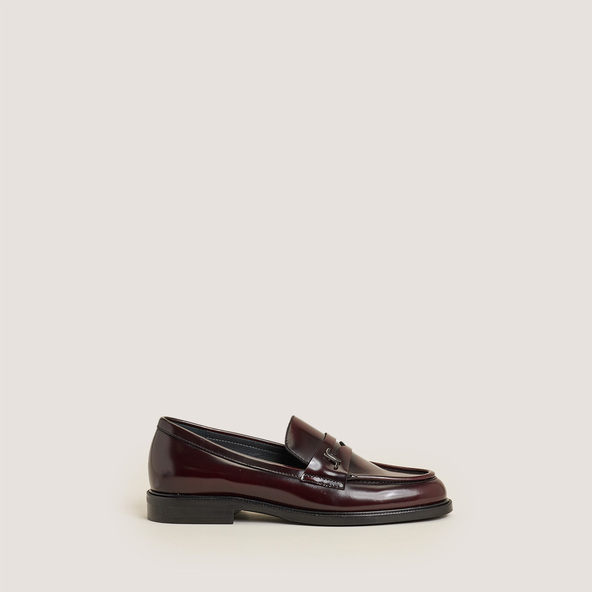 Jonak Round-toe Monogrammed Loafers In Burgundy Glazed Leather DUEDI
