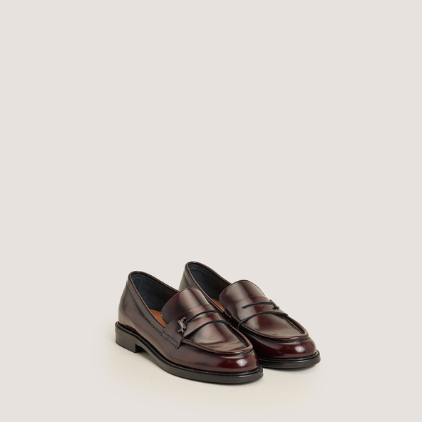 Jonak Round-toe Monogrammed Loafers In Burgundy Glazed Leather DUEDI