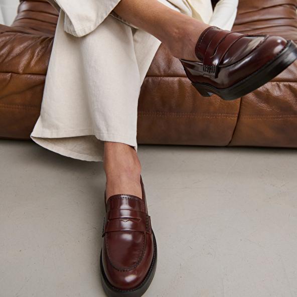 Jonak Round-toed Loafers In Brown Patinated Leather MIRNA
