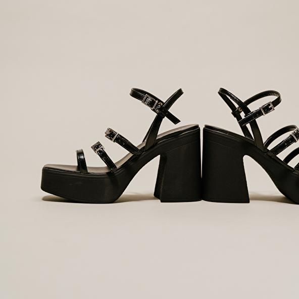 Jonak Sandals With Straps And Platforms In Black Pleated Patent PUZZLE