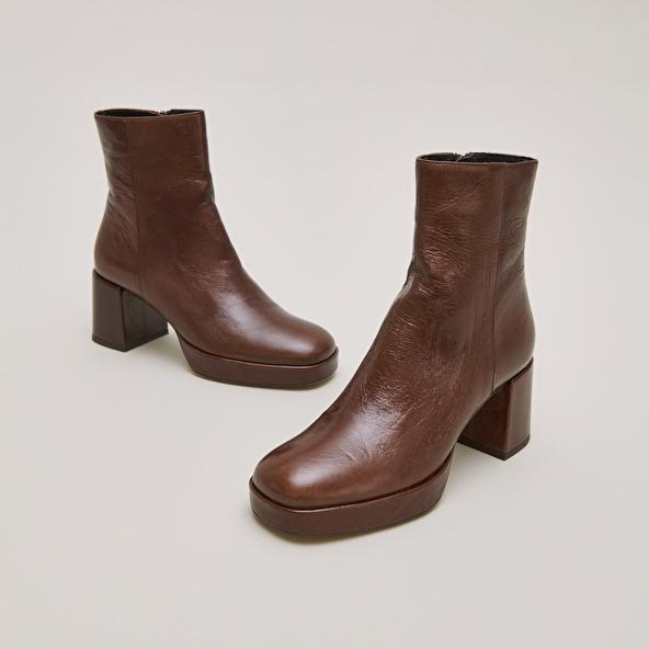 Jonak Square-toe Boots In Aged Brown Leather VANVES