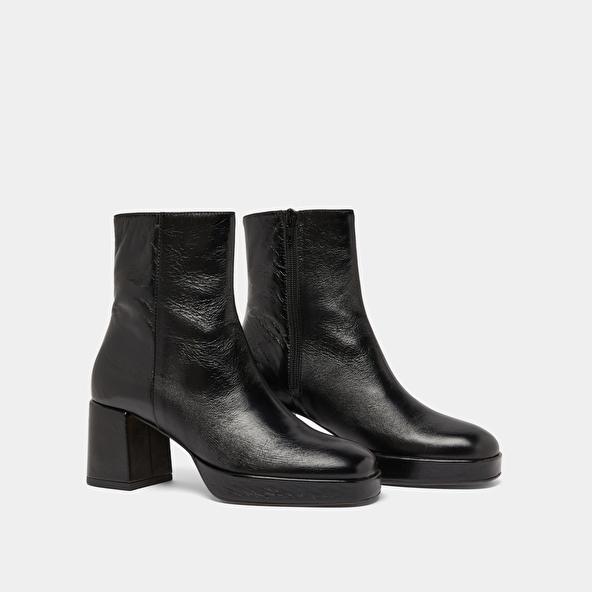 Jonak Square-toe Boots In Black Aged Leather VANVES