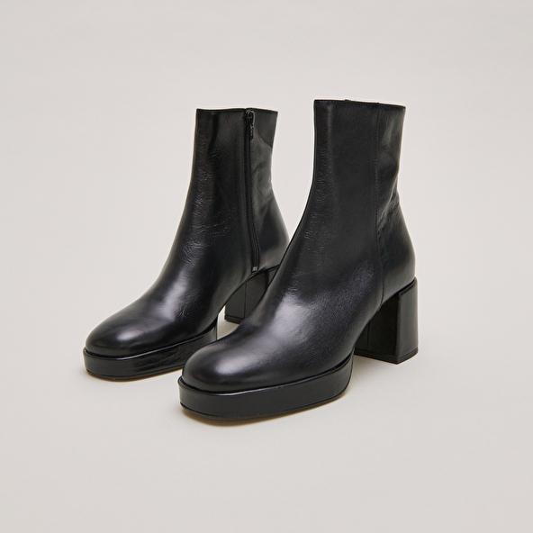 jonak Square-toe boots in black aged leather VANVES
