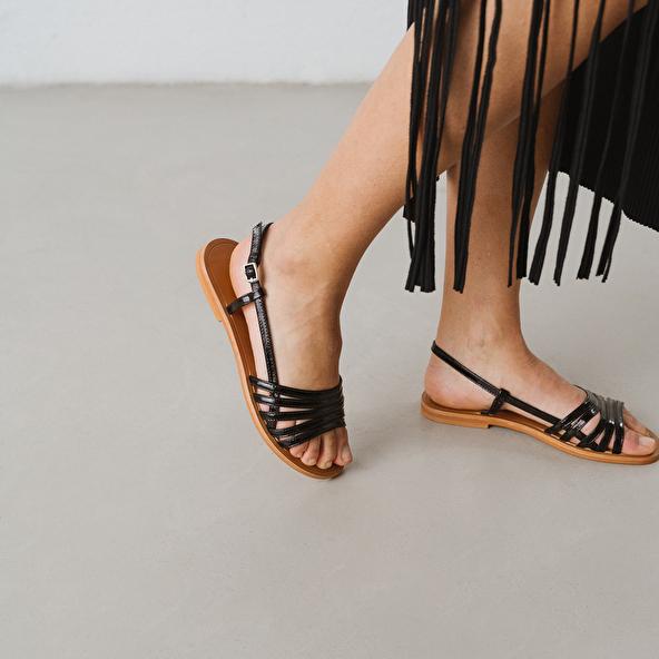 jonak Strappy sandals with open toes in black patent WROOM