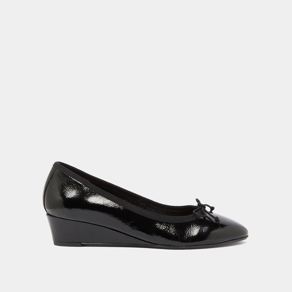 Jonak Wedge Ballerinas In Black Pleated Varnish AIRELLE