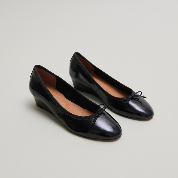 jonak Wedge ballerinas in black pleated varnish AIRELLE