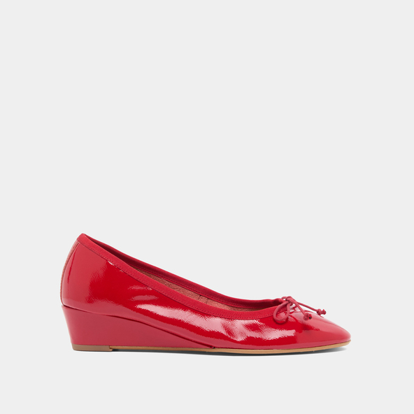 Jonak Wedge Ballerinas In Red Pleated Varnish AIRELLE