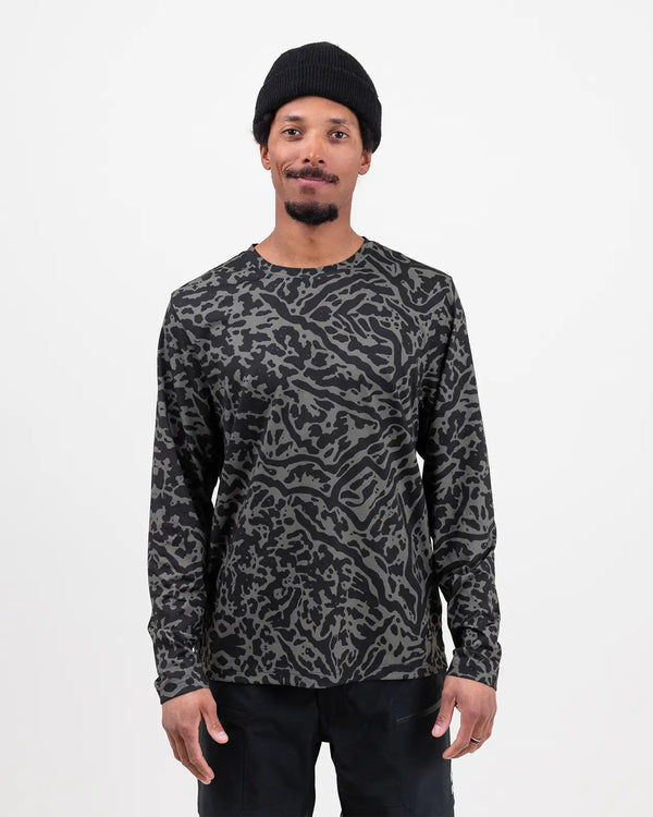 jones Men’s Recycled Long Sleeve Tech Tee