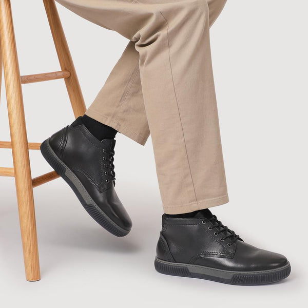 Jones Bootmaker Men's Dorset Leather Chukka Boots - Black