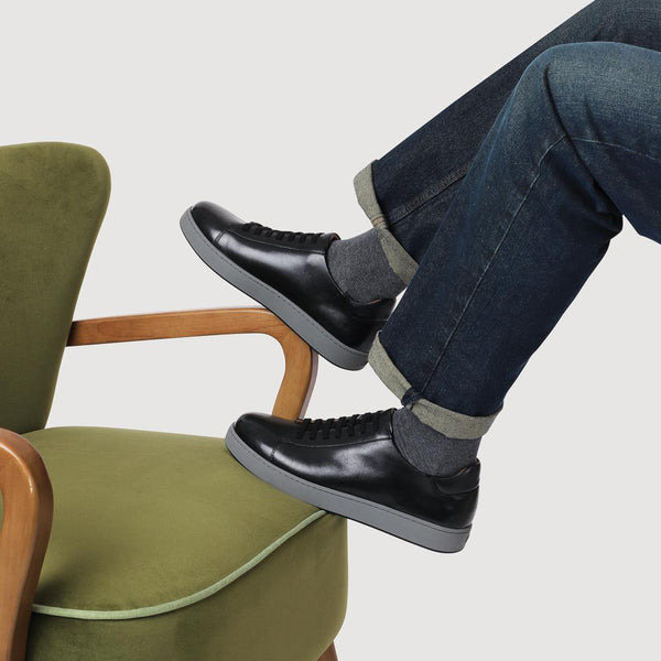 Jones Bootmaker Men's Simone Wide-Fit Leather Trainers - Black