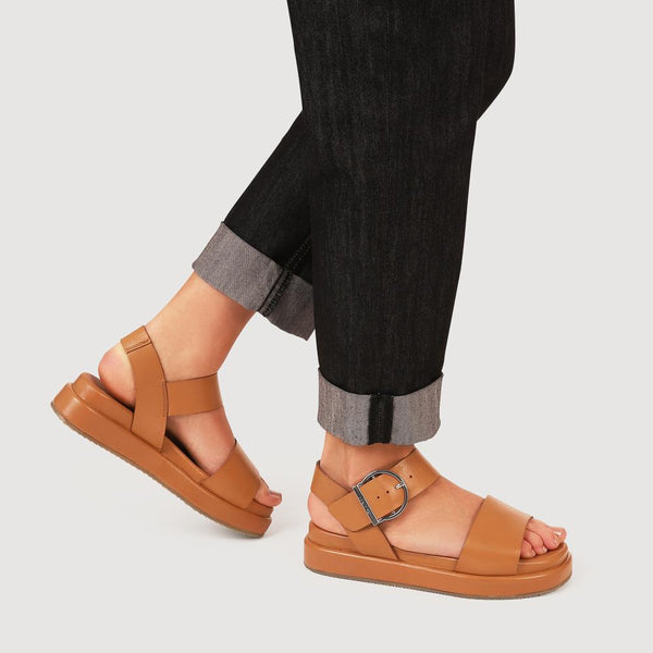 Jones Bootmaker Outlet Big-Buckled Leather Sandals - Tan