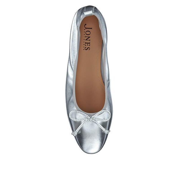 Jones Bootmaker Outlet Opaline Bow-Detailed Leather Pumps - Silver