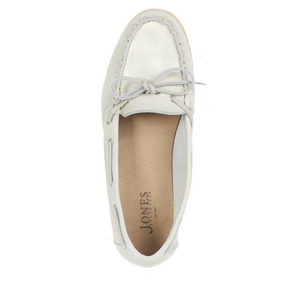 Jones Bootmaker Outlet Penella Hand-Stitched Leather Moccasins - Off White