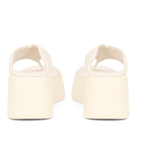 jones bootmaker Outlet Platform Toe Post Sandals - White