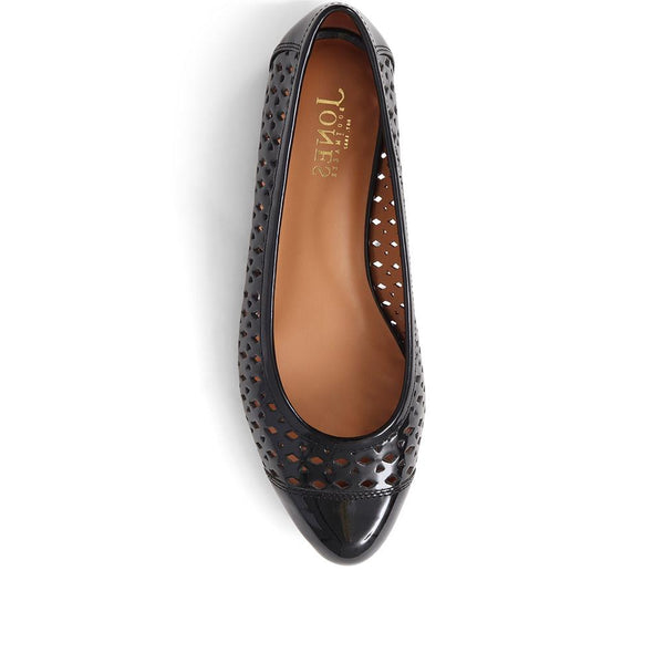 Jones Bootmaker Outlet Sassi Ballet Flats - Black Patent