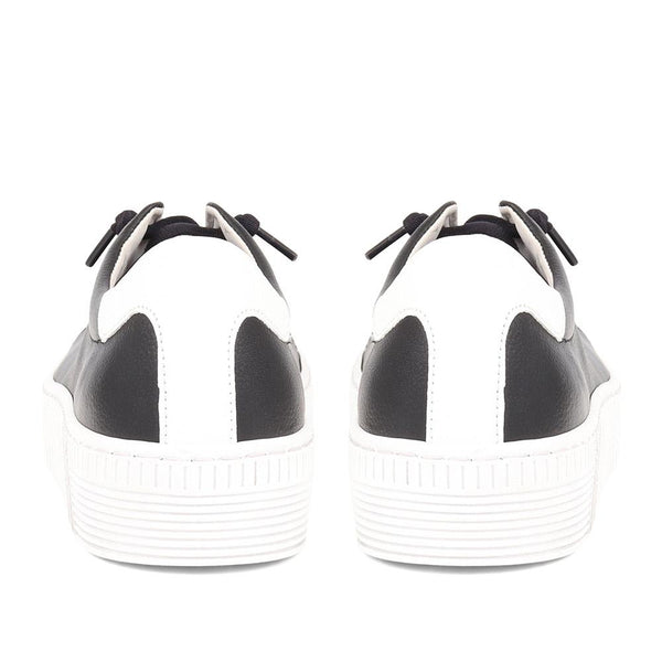 Jones Bootmaker Outlet Woodall Leather Trainers - Black