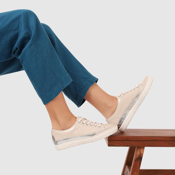 Jones Bootmaker Women's Addie Leather Trainers - Nude Patent