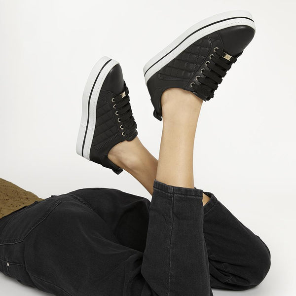 Jones Bootmaker Women's Arielle Leather Trainers - Black