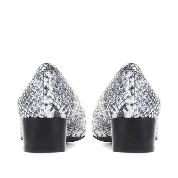 Jones Bootmaker Women's Laurie Court Shoes - Beige Snake