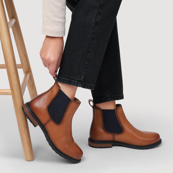 Jones Bootmaker Women's Mayah Leather Chelsea Boots - Tan