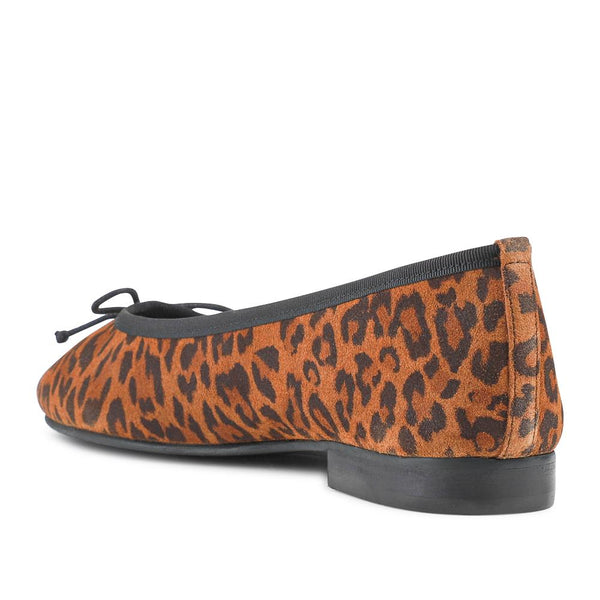 Jones Bootmaker Women's Ofelia Bow Detail Leather Pumps - Leopard