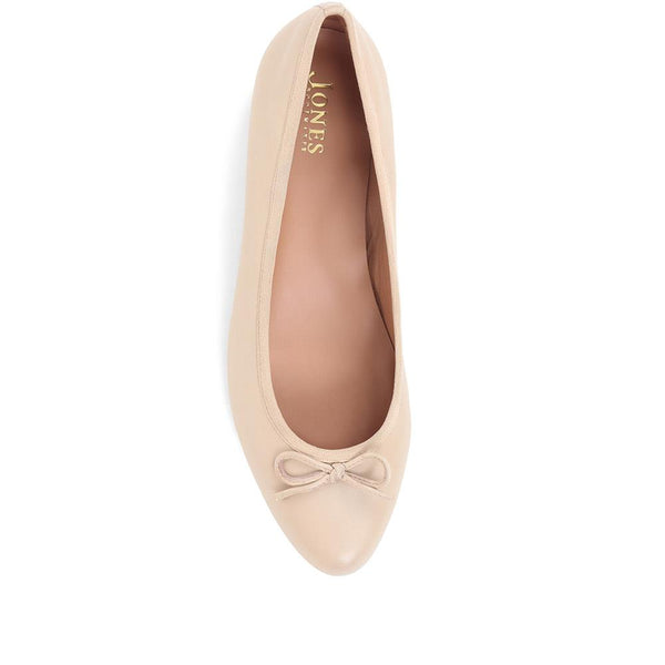 Jones Bootmaker Women's Soleil Leather Low Ballet Pumps - Beige