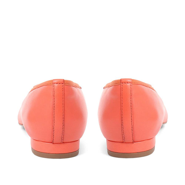 Jones Bootmaker Women's Soleil Leather Low Ballet Pumps - Coral