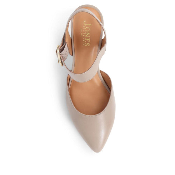 Jones Bootmaker Women's Yohanna Leather Court Shoes - Beige