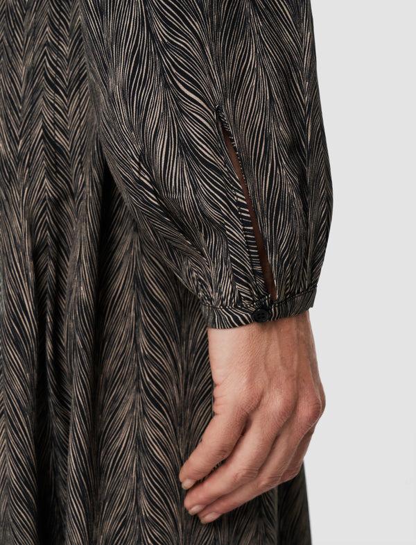 Joseph Sibelle Crepe De Chine Print Silk Dress Black/Escargot