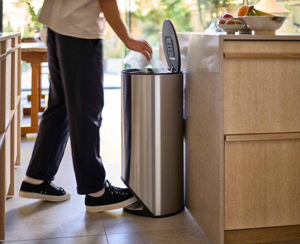 joseph joseph Arc™ 30L Easy-push Stainless-steel Pedal Trash Can