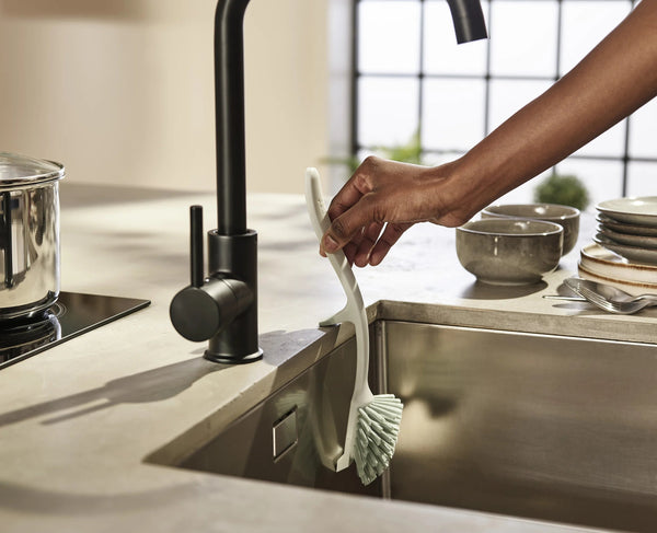 joseph joseph Edge™ Stone Green Washing Up Brush