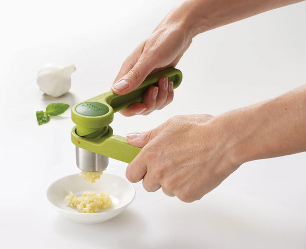joseph joseph Helix Green Garlic Press