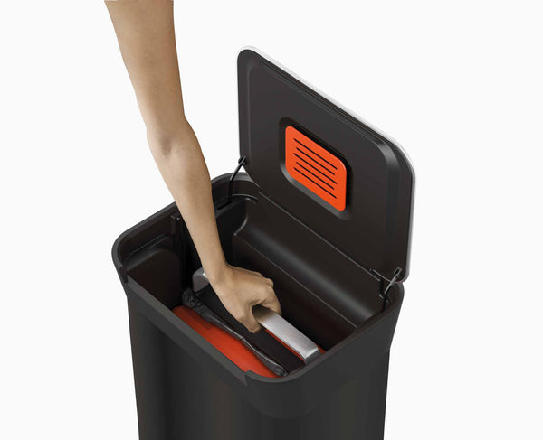 Joseph Joseph Titan 30L Black Trash Compactor