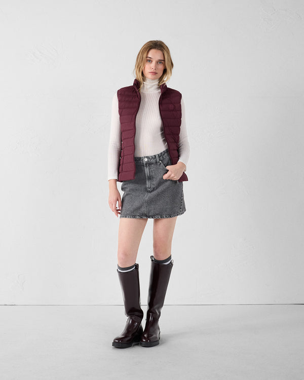 jott Doudoune sans manches stretch Cerise noir Grenada