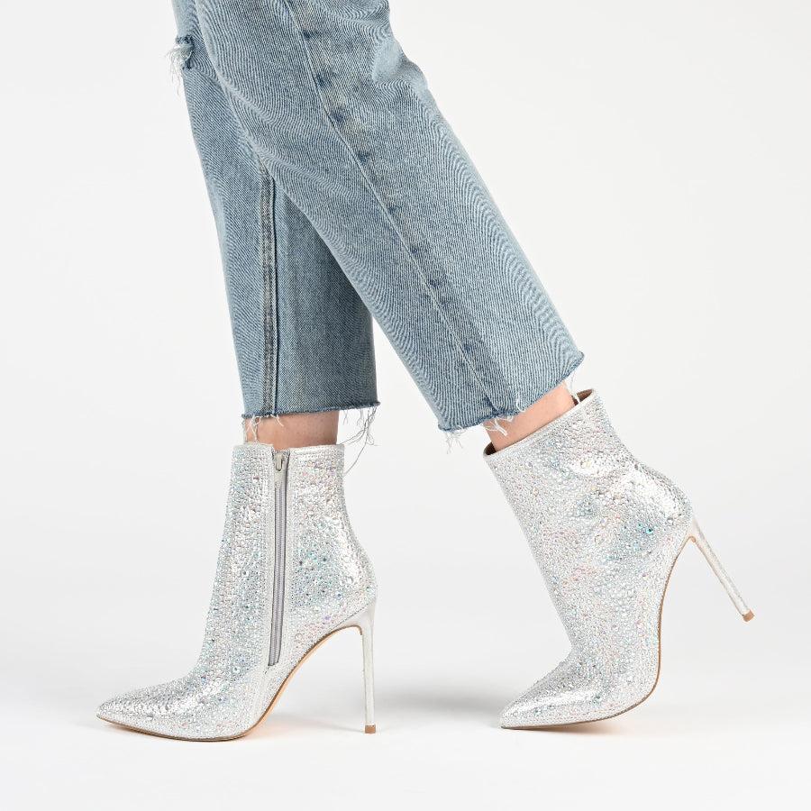 Journee Collection ALEXIS - FINAL SALE (NO EXCHANGES) White/Silver