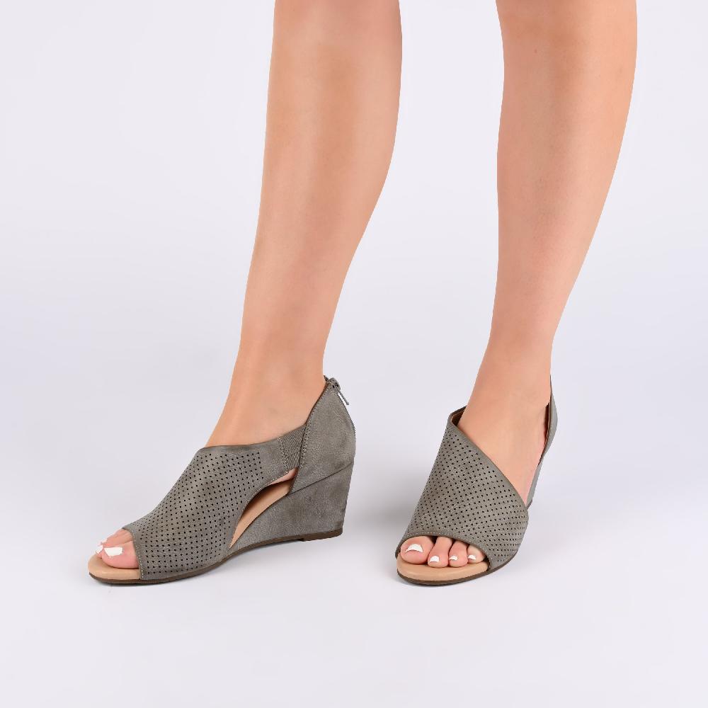 Journee Collection ARETHA WEDGE HEEL SANDALS IN WIDE Nude PU