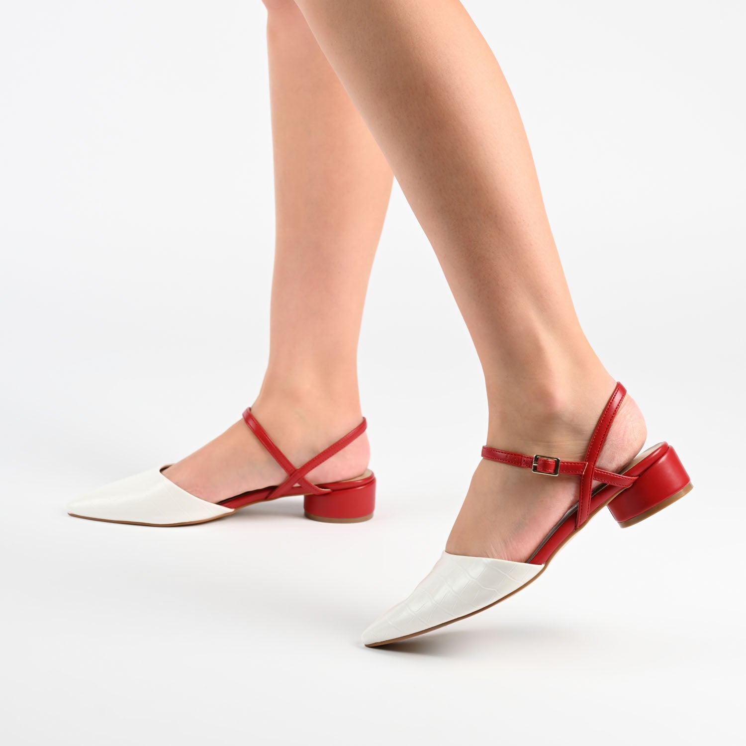 Journee Collection BRYNN LOW BLOCK HEELED FLATS IN FAUX LEATHER Blue