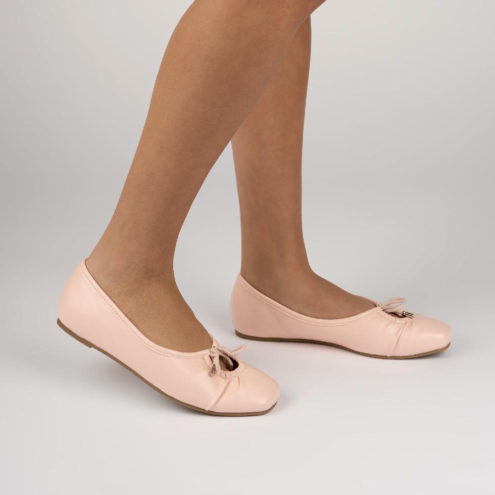 Journee Collection CALLEE FAUX LEATHER BALLET FLATS IN WIDE Bone