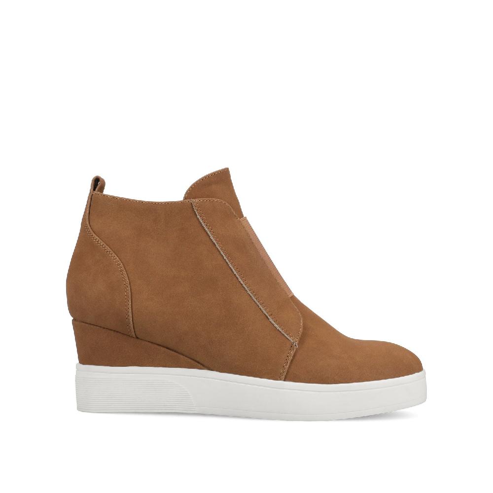 journee collection CLARA WEDGE SNEAKERS IN STATEMENT Beige