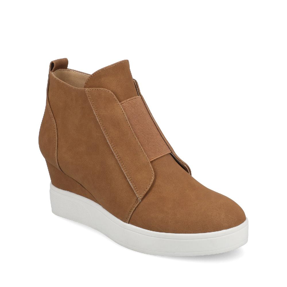 Journee Collection CLARA WEDGE SNEAKERS IN STATEMENT IN WIDE Beige
